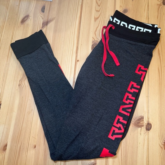 PINK by Victoria’s Secret PINK Nation Charcoal Gray & Red Leggings Small - Picture 3 of 5